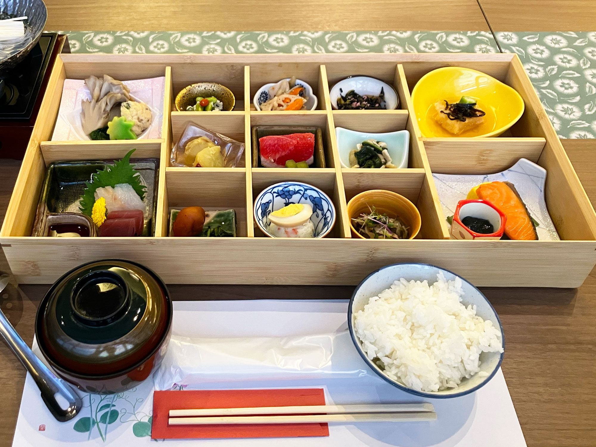 9_Self-guided-salt-road-nagano-omachi-onsenkyo-breakfast.jpg