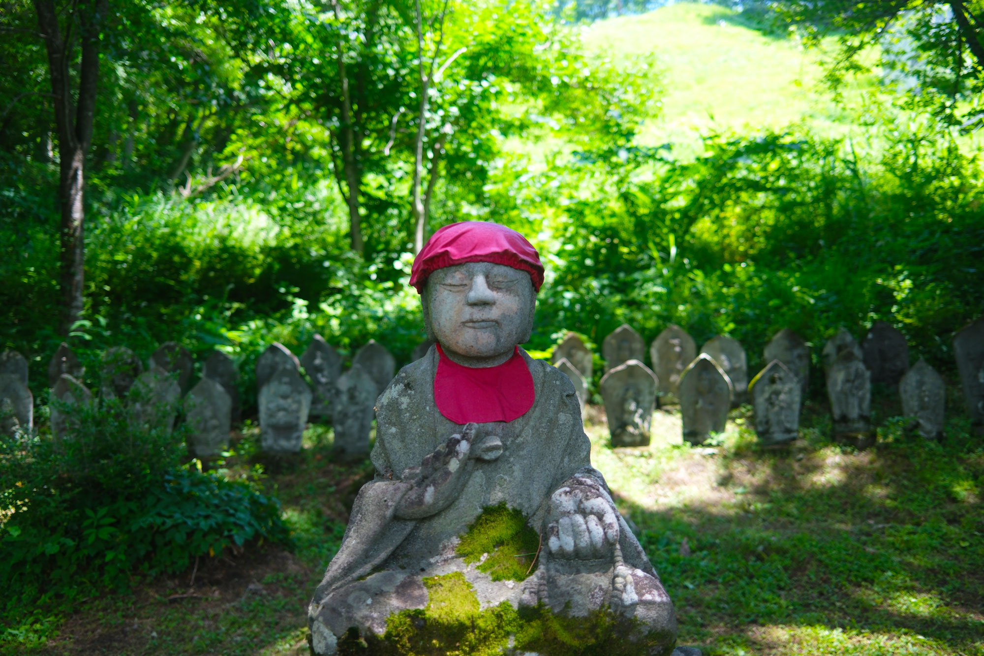 5_Self-guided-salt-road-nagano-hakuba-hyakutai-kannon-statues-jizo.jpg