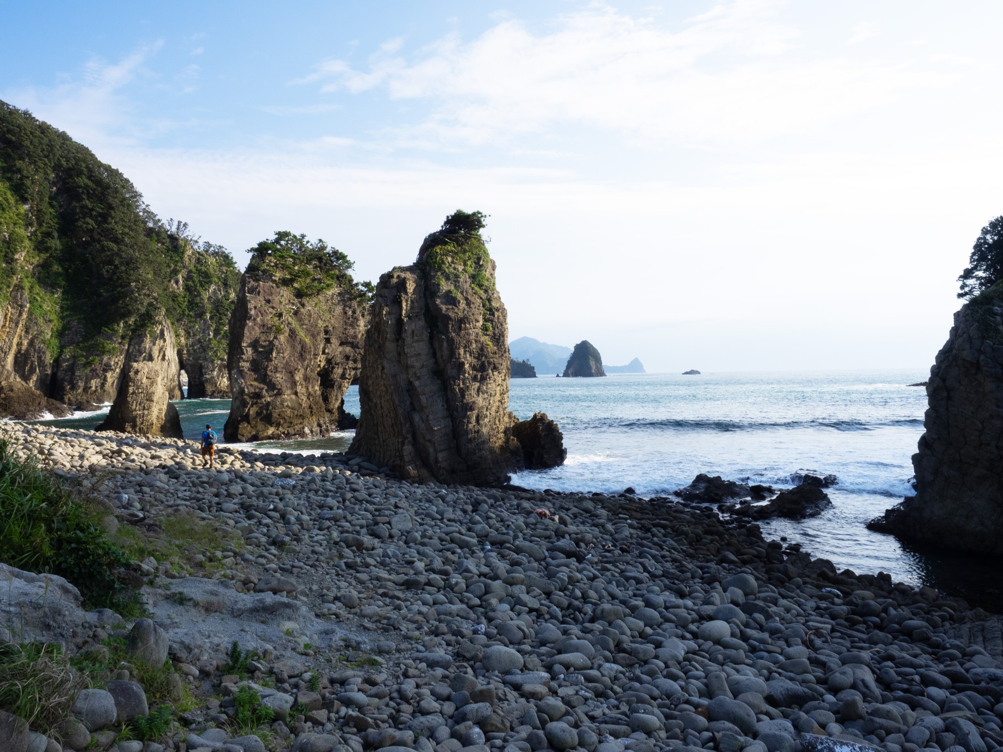 Self-guided_Izu_Wayfarer_Volcanic_necks_at_Futo_beach.jpg